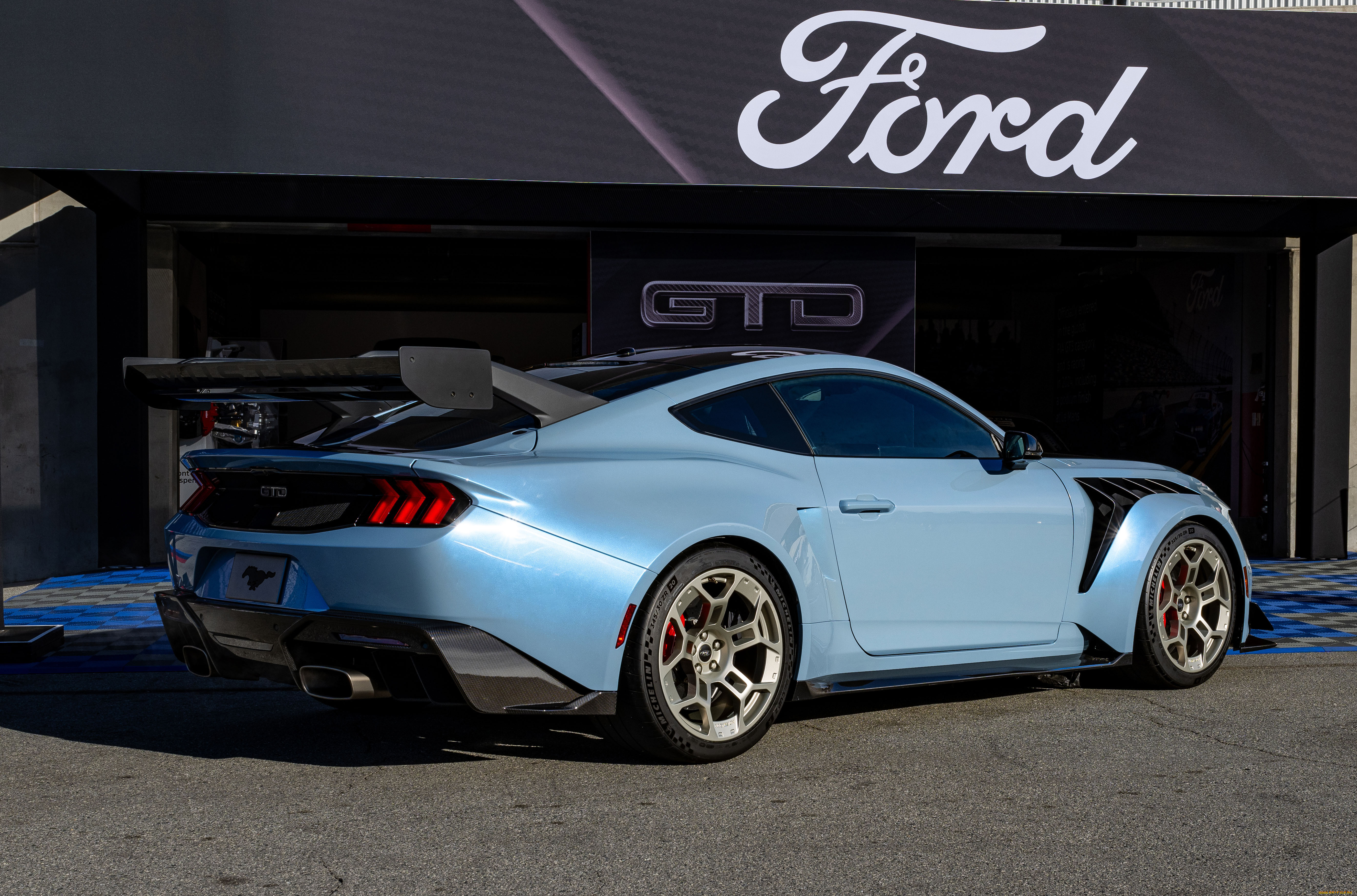 ����������, mustang